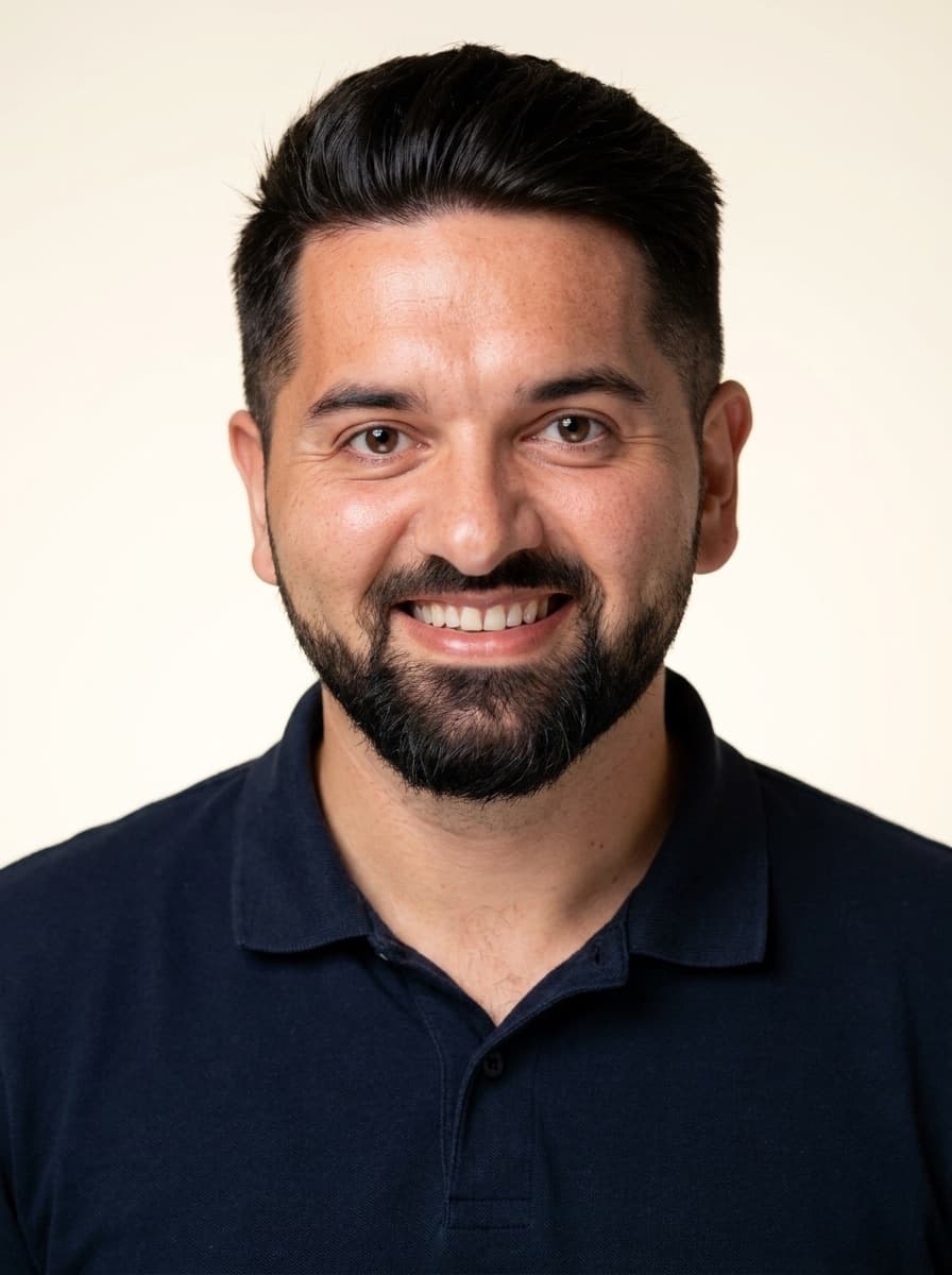 Bernhard Götzendorfer, der den AI Builder-Guide selbst geschrieben hat